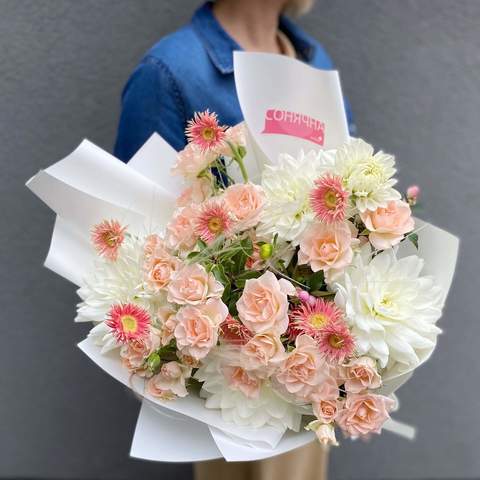 Bouquet «Delicate drops», Flowers: Bush Rose, Gerbera, Dahlia, Pittosporum, Stipa