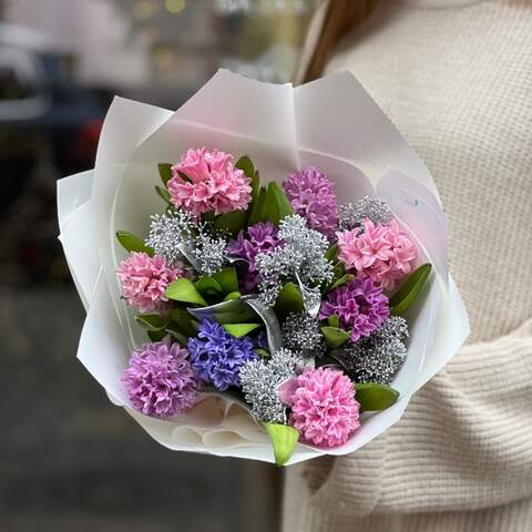 Photo of Fragrant bouquet of hyacinths and skimmia «Anticipation of Spring»