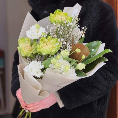 Green trio bouquet with eustomas, roses and genista «Emerald hummingbird», Flowers: Rose, Eustoma, Genista, Magnolia (leaves)