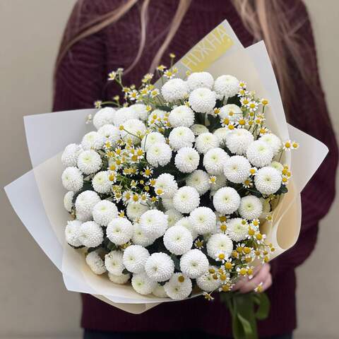Bouquet «Snowy and tender», Flowers: Chrysanthemum, Tanacetum