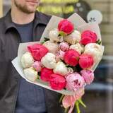 Photo of Luxurious bouquet of 21 peonies «Colorful necklace»