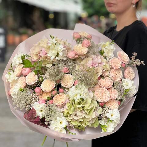 Lush light bouquet «Velvet Luxury», Flowers: Peony Spray Rose, Freesia, Ozothamnus, Hydrangea, Ammi