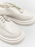 Туфли белые на объемной подошве и со шнуровкой ZuZu фото 2