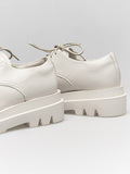Туфли белые на объемной подошве и со шнуровкой ZuZu фото 4