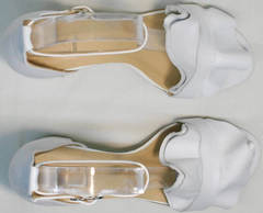 Открытые босоножки на каблуке женские Ari Andano K-0100 White.