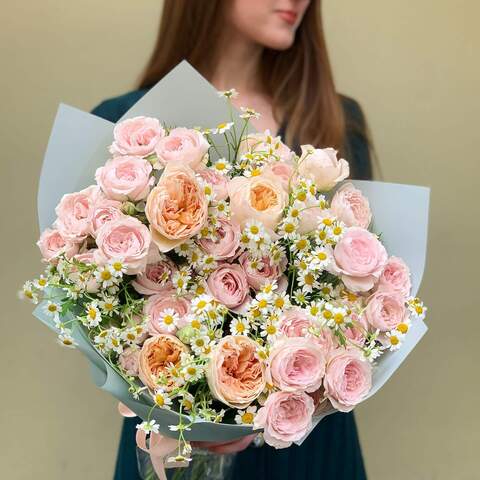 Букет «Английский сад», Цветы: Роза пионовидная, Роза кустовая, Танацетум