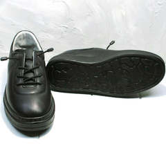Черные кроссовки с черной подошвой женские Rozen M-520 All Black.