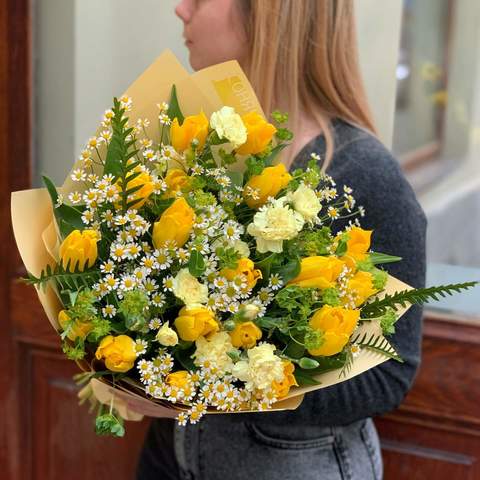 Bouquet «Sun Soul», Flowers: Tulipa, Dianthus, Tanacetum, Grevillea, Bupleurum