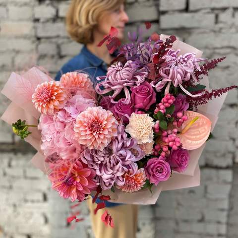 Bouquet «Magic kiss», Flowers: Rose, Anthurium, Chrysanthemum, Dahlia, Astilbe, Eucalyptus, Hydrangea, Symphoricarpos