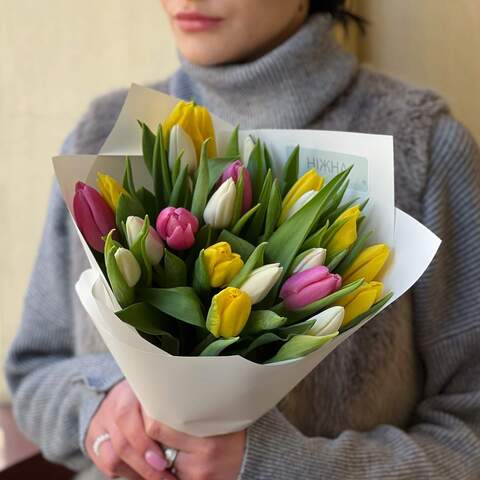 21 тюльпан у букеті «Кольорова мить», Квіти: Тюльпан