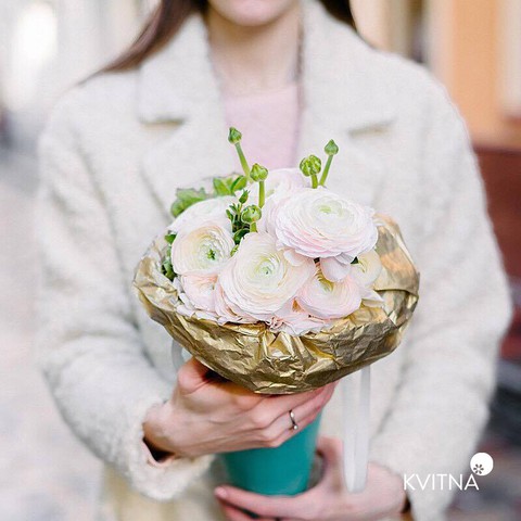 Mono bouquet of Ranunculus in the original packaging, A gentle pink bouquet will be an excellent gift for a girl.
