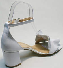Красивые женские босоножки на каблуке с ремешком на щиколотке Ari Andano K-0100 White.