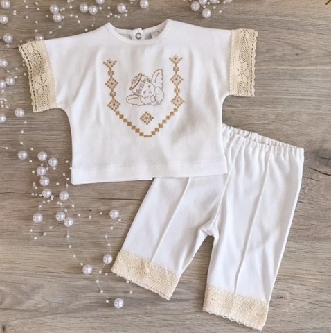 Одежда для крестин мальчика Маленький ангел молочный