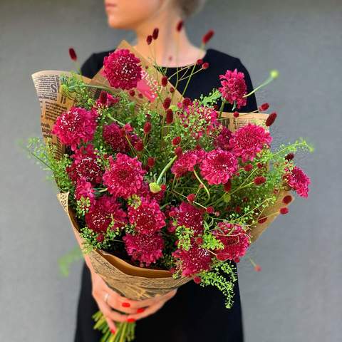 Bouquet «Velvet compliment», Flowers: Thlaspi, Sanguisorba, Scabiosa