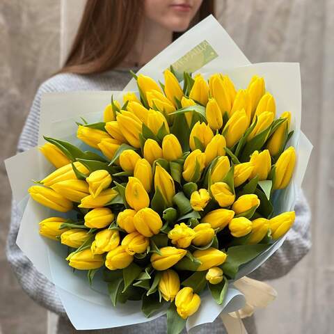 65 жёлтых тюльпанов в букете «Сансет», Цветы: Тюльпан