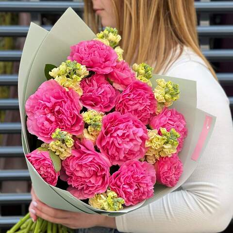 Bouquet «Sweet Mirage», Flowers: Paeonia, Matthiola