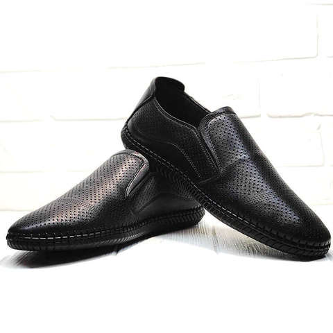 Стиль кэжуал мужские слипоны мокасины кожаные. Черные туфли слипоны с перфорацией Ridge All Black.