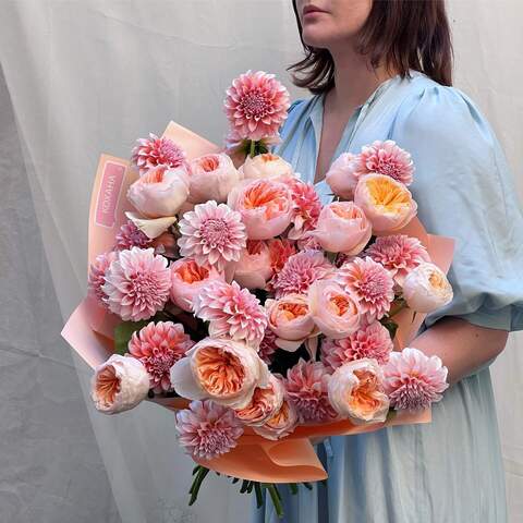 Букет «Кремовые персики», Цветы: Георгина, Роза пионовидная