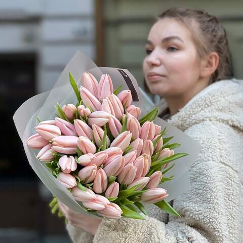 Photo of 47 Thijs Boots premium tulips in a bouquet «Spring Canddies»