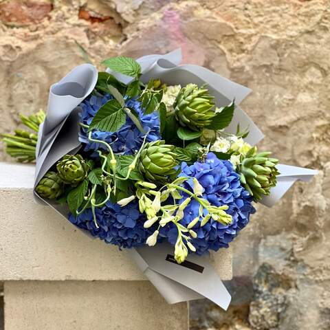 Photo of Interesting bouquet with cynara and hydrangea «Summer Sky»