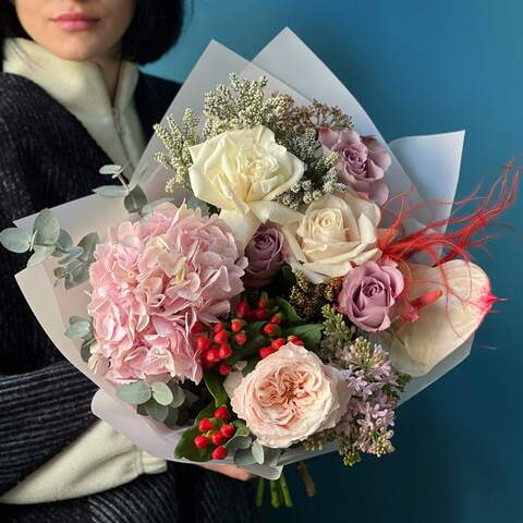 Bouquet «Delicate Creme brulee», Flowers: Hydrangea, Rose, Anthurium, Syringa, Veronica, Hypericum, Stipa