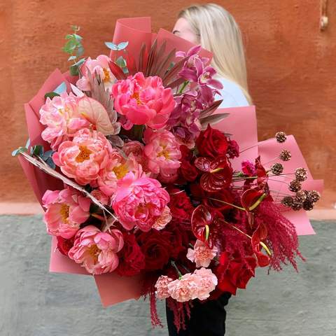 Huge bouquet «Melody of passion»