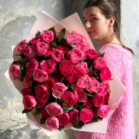 Микс из 51 садовых пионовидных роз «Baronesse» и «Mariatheresia», Розовые пионовидные розы от плантации «Alexandra Farms» - два нереально красивых сорта