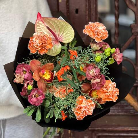 Bouquet «Romantic Fox», Flowers: Cymbidium, Dianthus, Eustoma, Anthurium