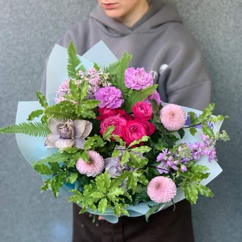 Bouquet «Strawberry Kiss», Flowers: Bush Rose, Chrysanthemum, Ambrella, Pittosporum, Syringa, Matthiola, Tulip pion-shaped, Dianthus