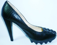 Женские туфли на устойчивом каблуке 10 см. Черные туфли на толстой подошве Welfare.