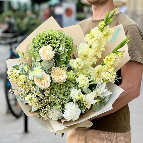 Bouquet «Pear lemonade», Flowers: Hydrangea, Gladiolus, Pion-shaped rose, Tanacetum, Eustoma, Matthiola, Dianthus