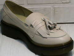 Осенние закрытые туфли лоферы женские Markos S-6 Light Beige.