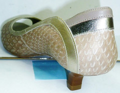 Женские кожаные туфли на низком каблуке недорого 4004