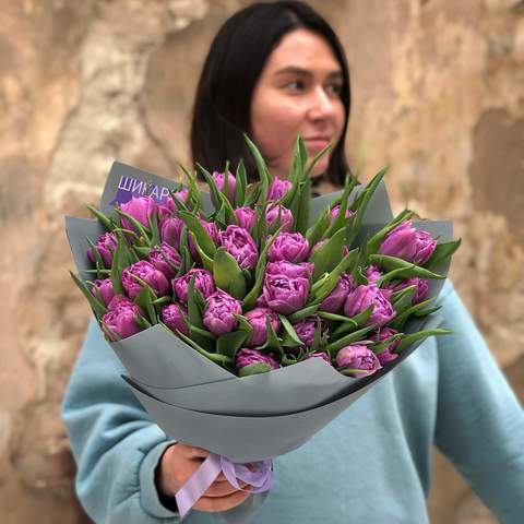 35 пионовидных тюльпанов «Лавандовый крем»
