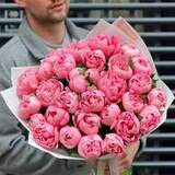 Photo of 31 Etched Salmon peonies in a bouquet «Luxury baby»