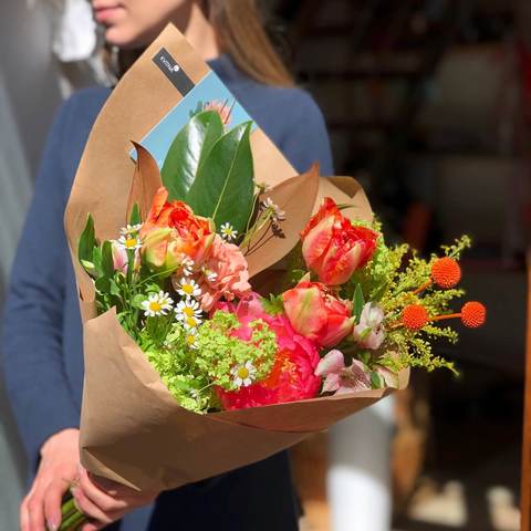 «DobroBuket», We have developed a bright “DobroBuket” for your home with a long-playing staff in order to brighten up quarantine everyday life and bring comfort to your home. The color scheme and mood of the bouquet can be agreed with our florist!