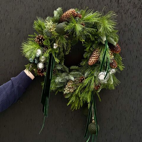 Christmas wreath «Green dragon», Flowers: Nobilis, Pinus, Cedar, Cones, Decor
