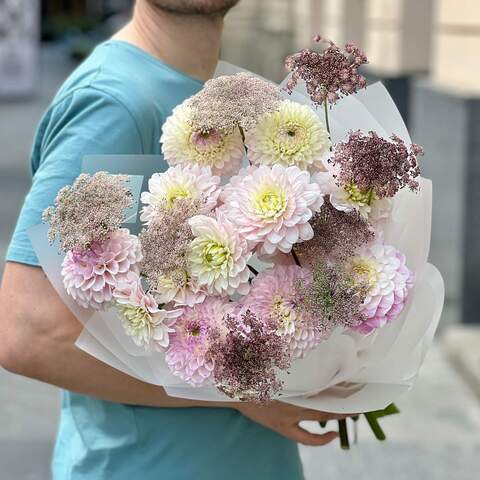 Romantic light bouquet of dahlias «Victorian Lace», Flowers: Dahlia, Daucus