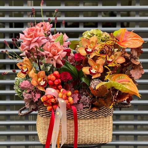 Photo of Flower basket «Queen of Autumn»