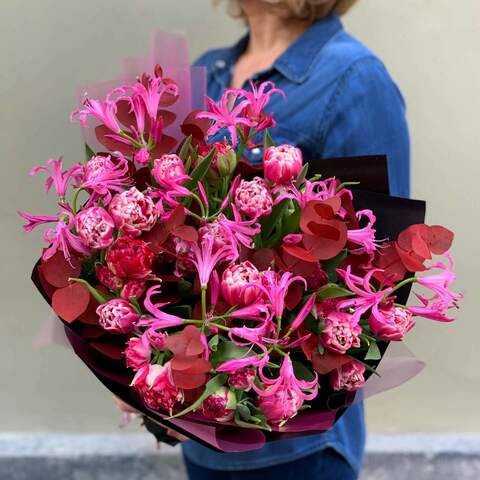 Bouquet «Bright kiss», Flowers: Tulipa, Merine, Eucalyptus
