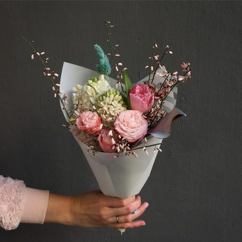 Spring bouquet, Simple and elegant way to congratulate a girl
