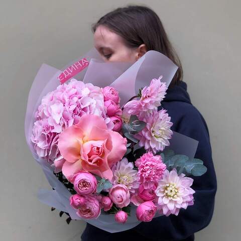 Bouquet «Pearl Dream», Flowers: Hydrangea, Pion-shaped rose, Dahlia, Dianthus, Eucalyptus