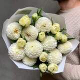 Photo of Interesting bouquet of tulips and dahlias «Spring Autumn»