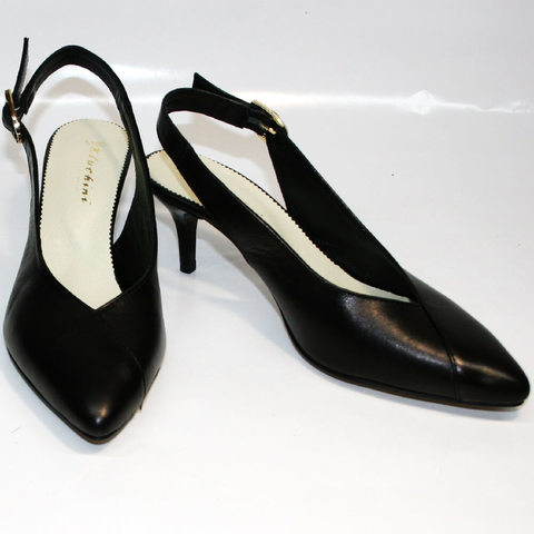 Женские кожаные туфли на низком каблуке. Черные закрытые босоножки Kluchini 5190.  39-й размер