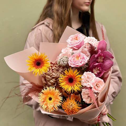 Bouquet «Melody of Freedom», Flowers: Gerbera, Pion-shaped rose, Chrysanthemum, Stipa, Bush Rose, Cymbidium, Leucospermum