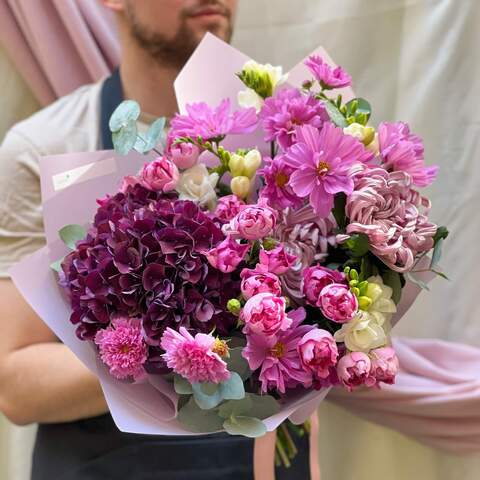 Bouquet «Pink desire», Flowers: Hydrangea, Chrysanthemum, Bush Rose, Freesia, Eucalyptus, Cosmos