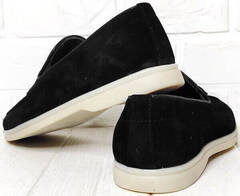 Черные туфли лоферы на белой подошве. Замшевые лоферы мужские с кисточками Luciano Black Suede.