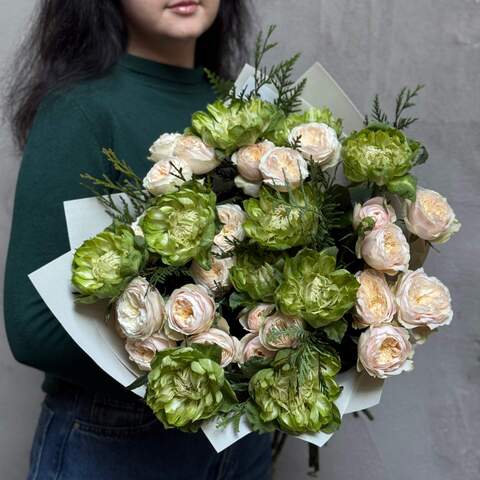 Photo of Bright bouquet with exclusive Veggie roses «Lemongrass Cream»