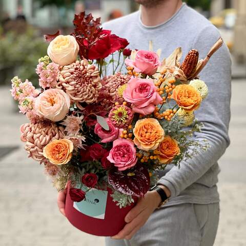 Box with flowers «Color mystery», Flowers: Pion-shaped rose, Ilex, Bush Rose, Matthiola, Chrysanthemum, Zinnia, Anthurium, Kaaps Seruria