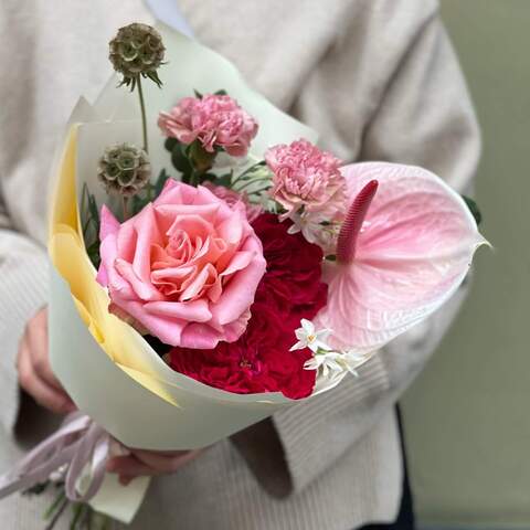 Bouquet «Sweet greetings», Flowers: Anthurium, Pion-shaped rose, Narcissus, Dianthus, Rose, Eucalyptus, Scabiosa